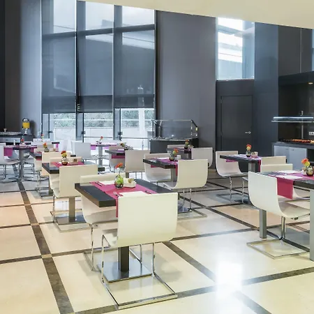 Hotel Ilunion Aqua 4 4*