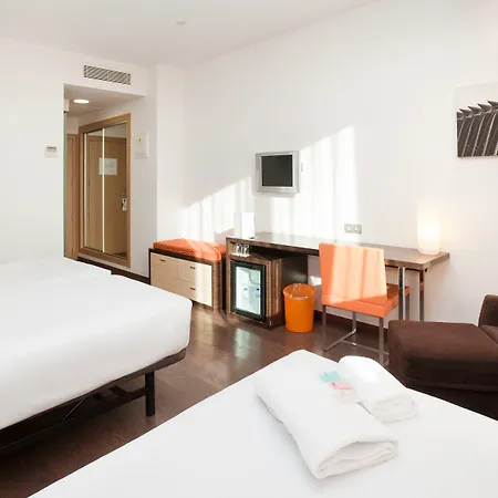 Hotel Ilunion Aqua 4