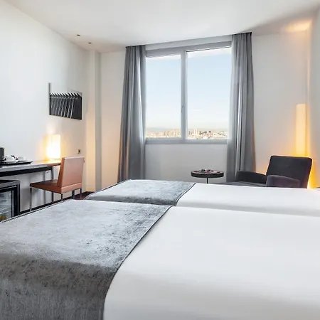 Ilunion Aqua 4 Otel 4*