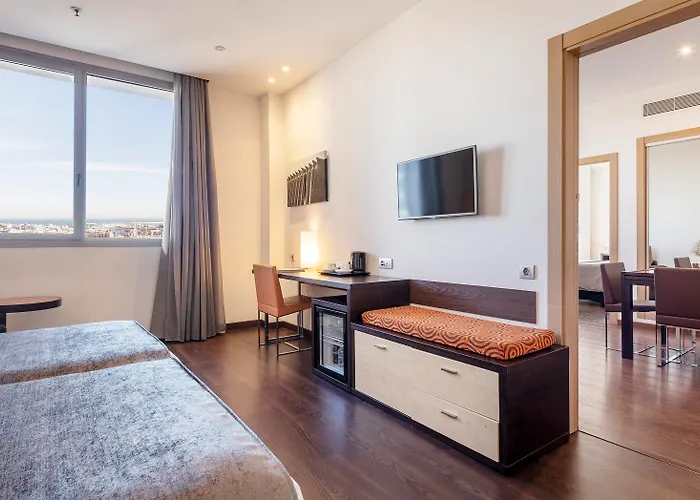 伊鲁尼阿奎拉4号康福特尔酒店 4*