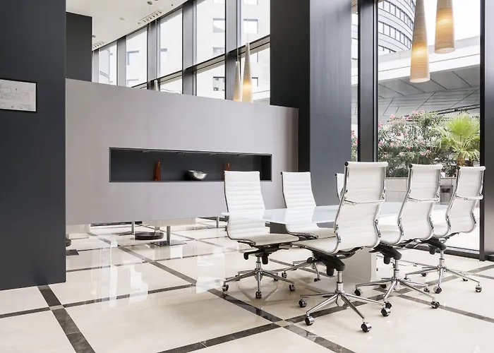 伊鲁尼阿奎拉4号康福特尔酒店 4* 瓦伦西亚