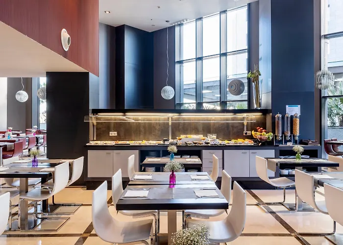 酒店 伊鲁尼阿奎拉4号康福特尔酒店 4*