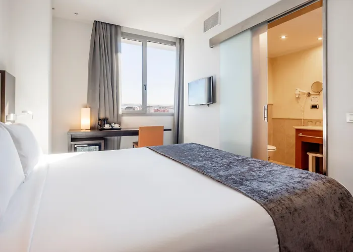 酒店 伊鲁尼阿奎拉4号康福特尔酒店