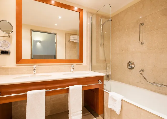 酒店 伊鲁尼阿奎拉4号康福特尔酒店