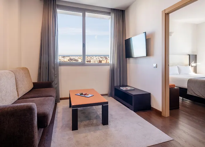 伊鲁尼阿奎拉4号康福特尔酒店 瓦伦西亚