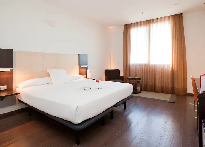 酒店 伊鲁尼阿奎拉4号康福特尔酒店 4*