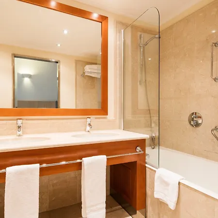 Hotel Ilunion Aqua 4