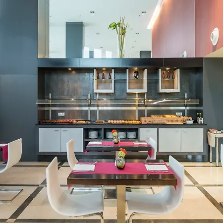 Ilunion Aqua 4 Hotel 4*