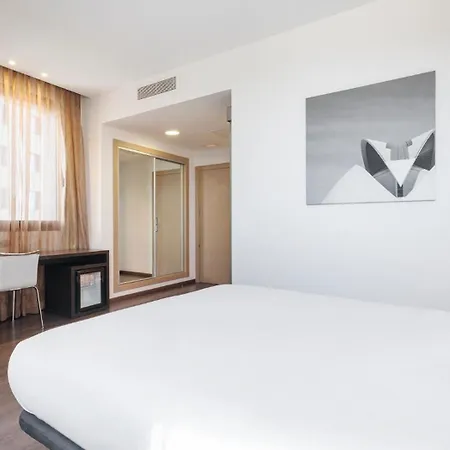 Ilunion Aqua 4 فندق